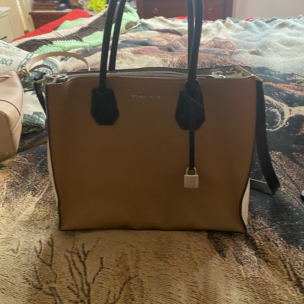 Beautiful hand bag